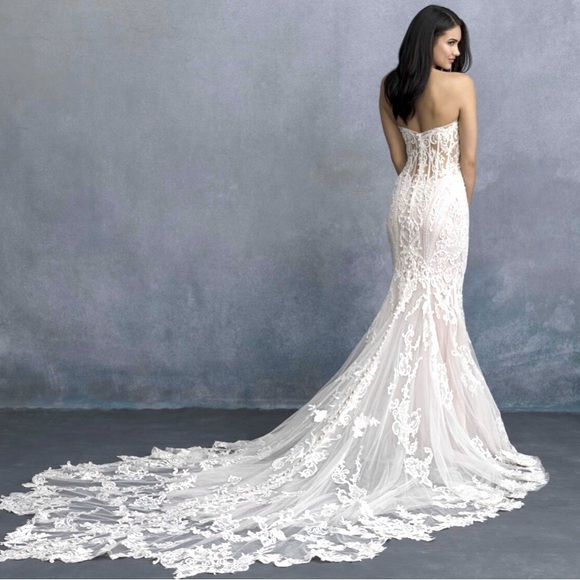 Allure Bridals Dresses & Skirts - Beautiful Couture Wedding Dress show stopper